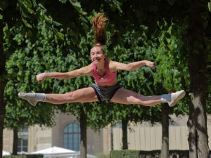 Cheer Force Cheerleading à Montreuil s'entraînant aux tuileries en 2023